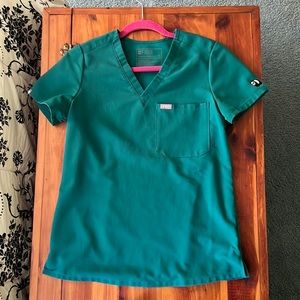 Figs one pocket scrub top